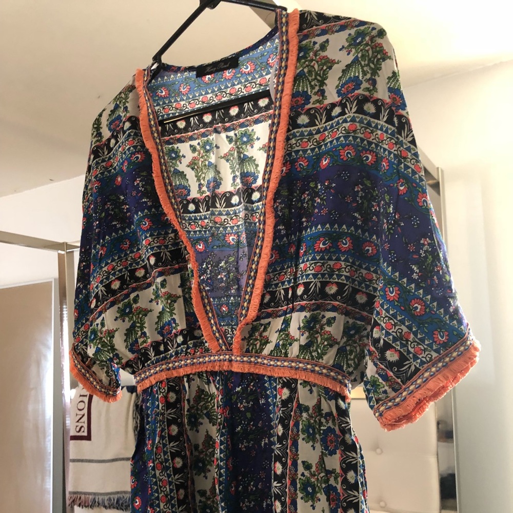 Beautiful boho print with deep V neck - Picture 3 of 3